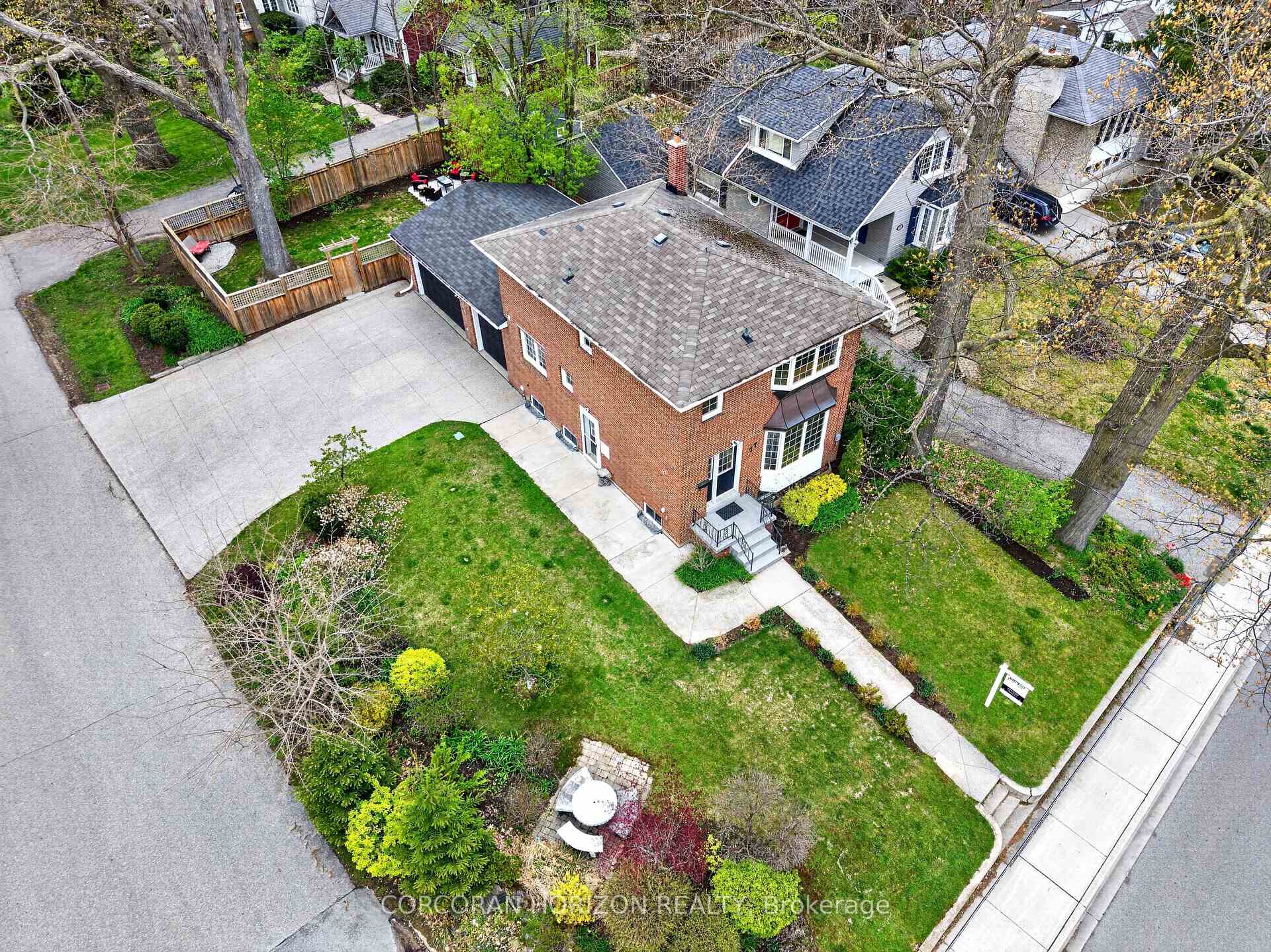 Photo 38 of 77 Mineola Road E, Mississauga, Mineola — HOMEH