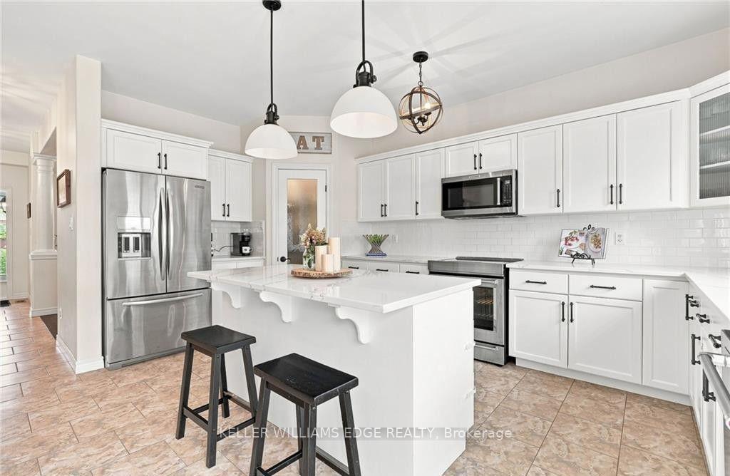 Photo 10 of 53 Valiant Circle, Hamilton, Binbrook — HOMEH