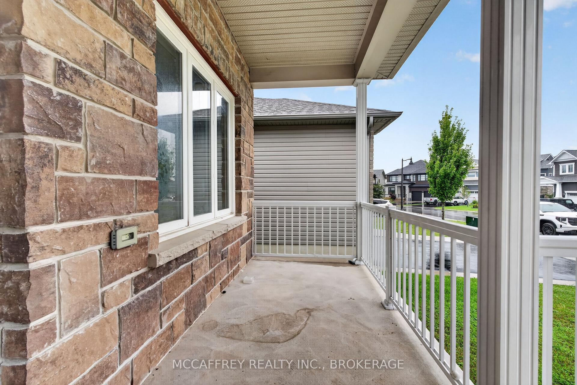 Photo 2 of 1286 Carfa Crescent, Kingston, City Northwest — HOMEH