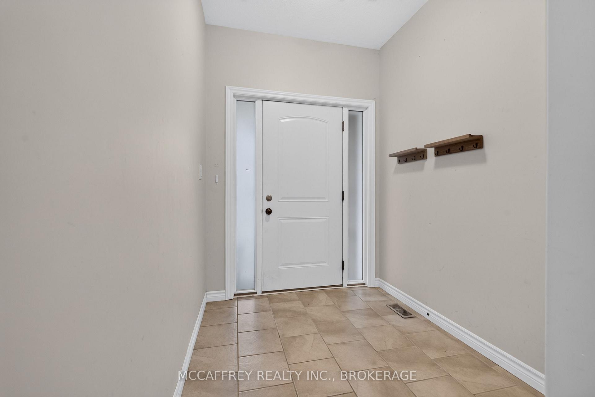 Photo 4 of 1286 Carfa Crescent, Kingston, City Northwest — HOMEH
