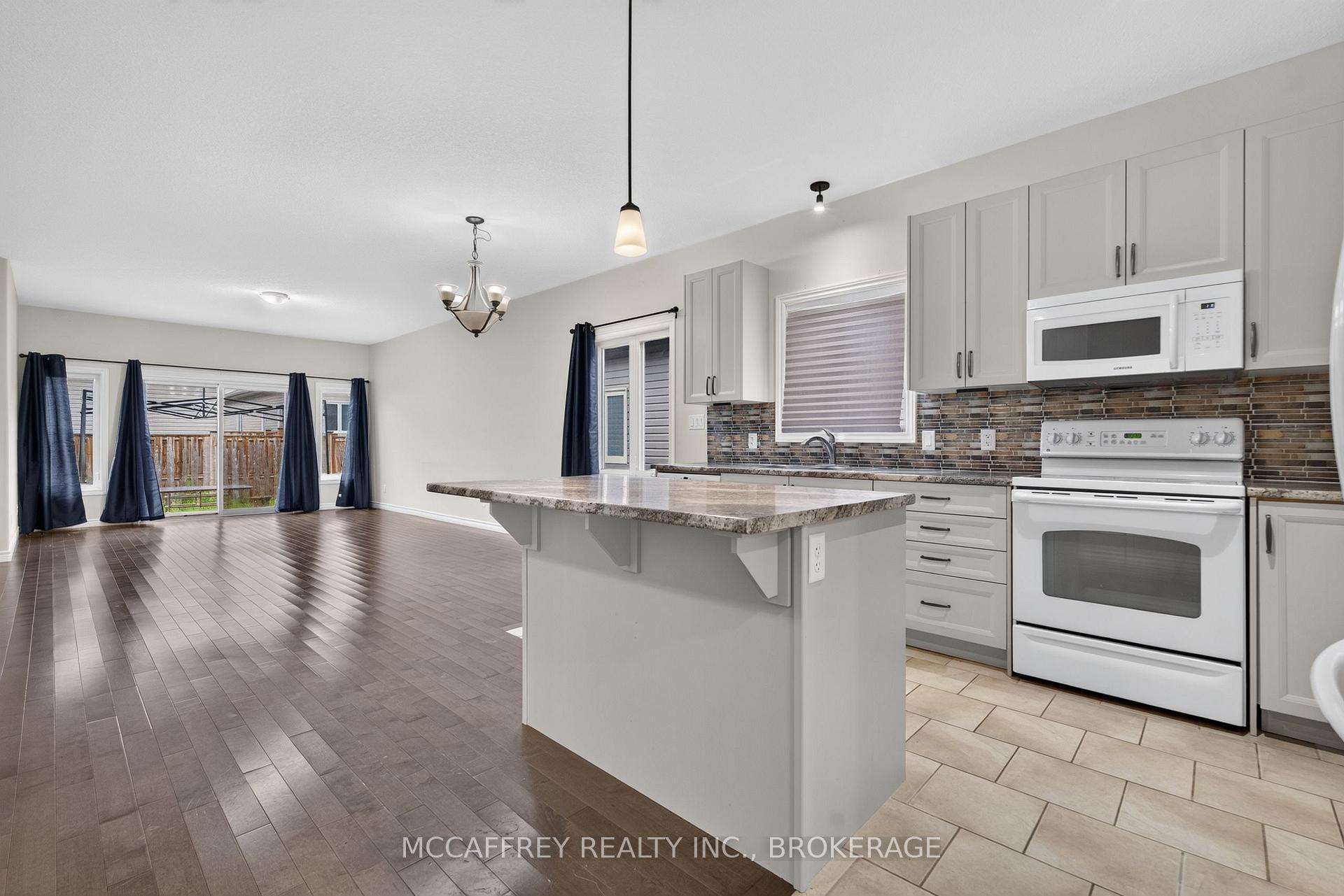 Photo 6 of 1286 Carfa Crescent, Kingston, City Northwest — HOMEH