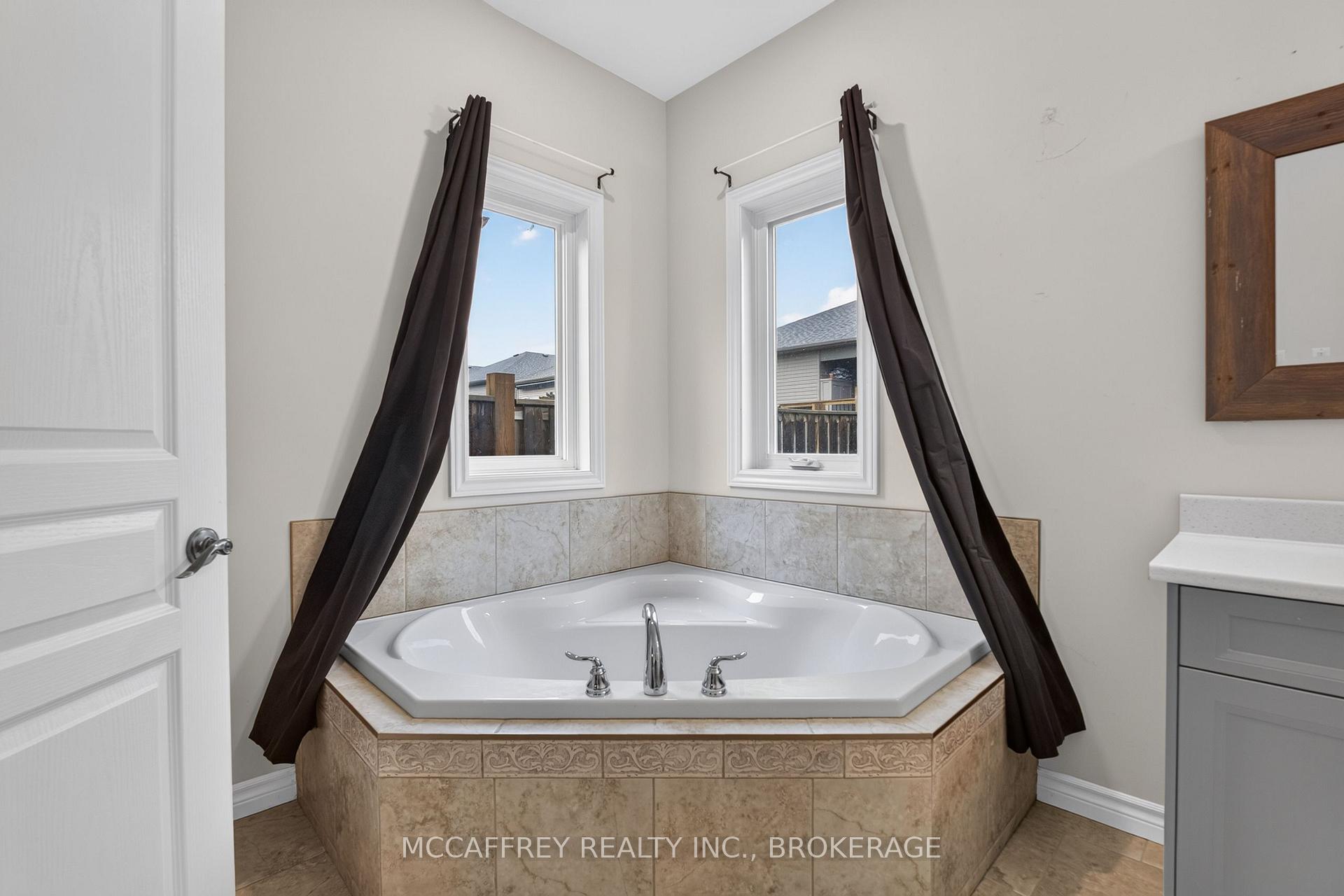 Photo 25 of 1286 Carfa Crescent, Kingston, City Northwest — HOMEH
