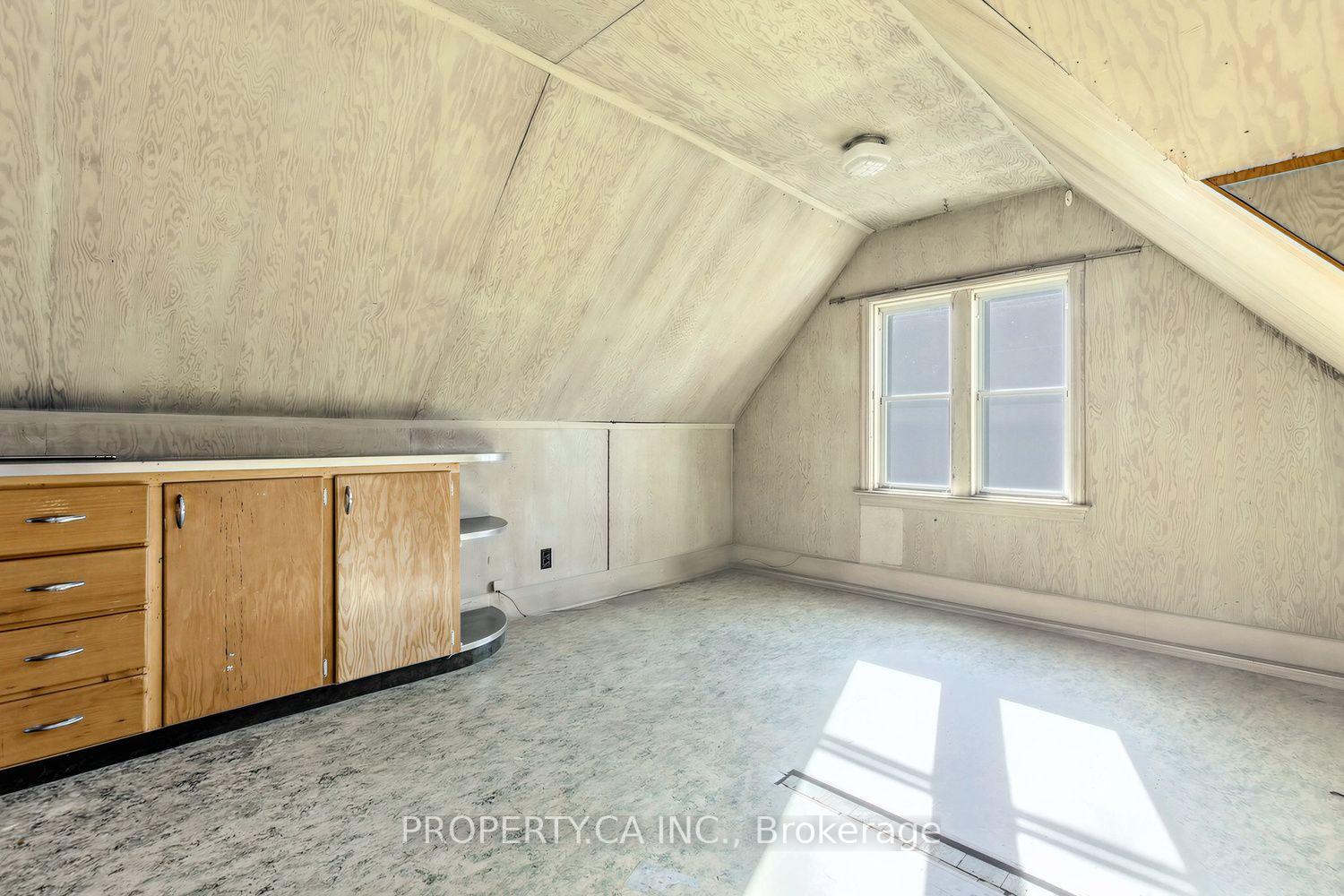 Photo 37 of 54 Baby Point Road, Toronto, Lambton Baby Point — HOMEH