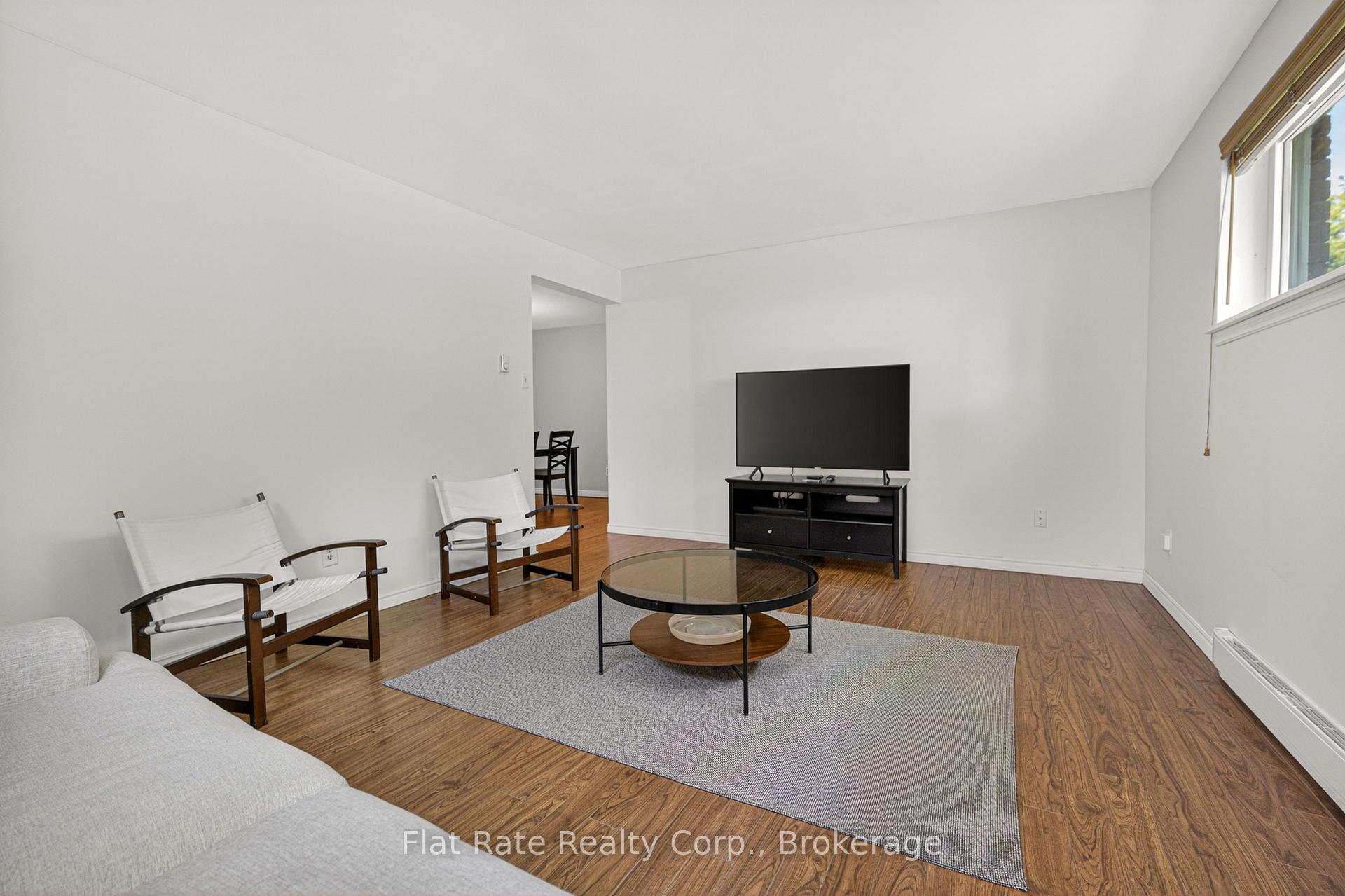 Photo 6 of Unit 101, 1429 Clearview Drive, Peterborough, Monaghan Ward 2 — HOMEH