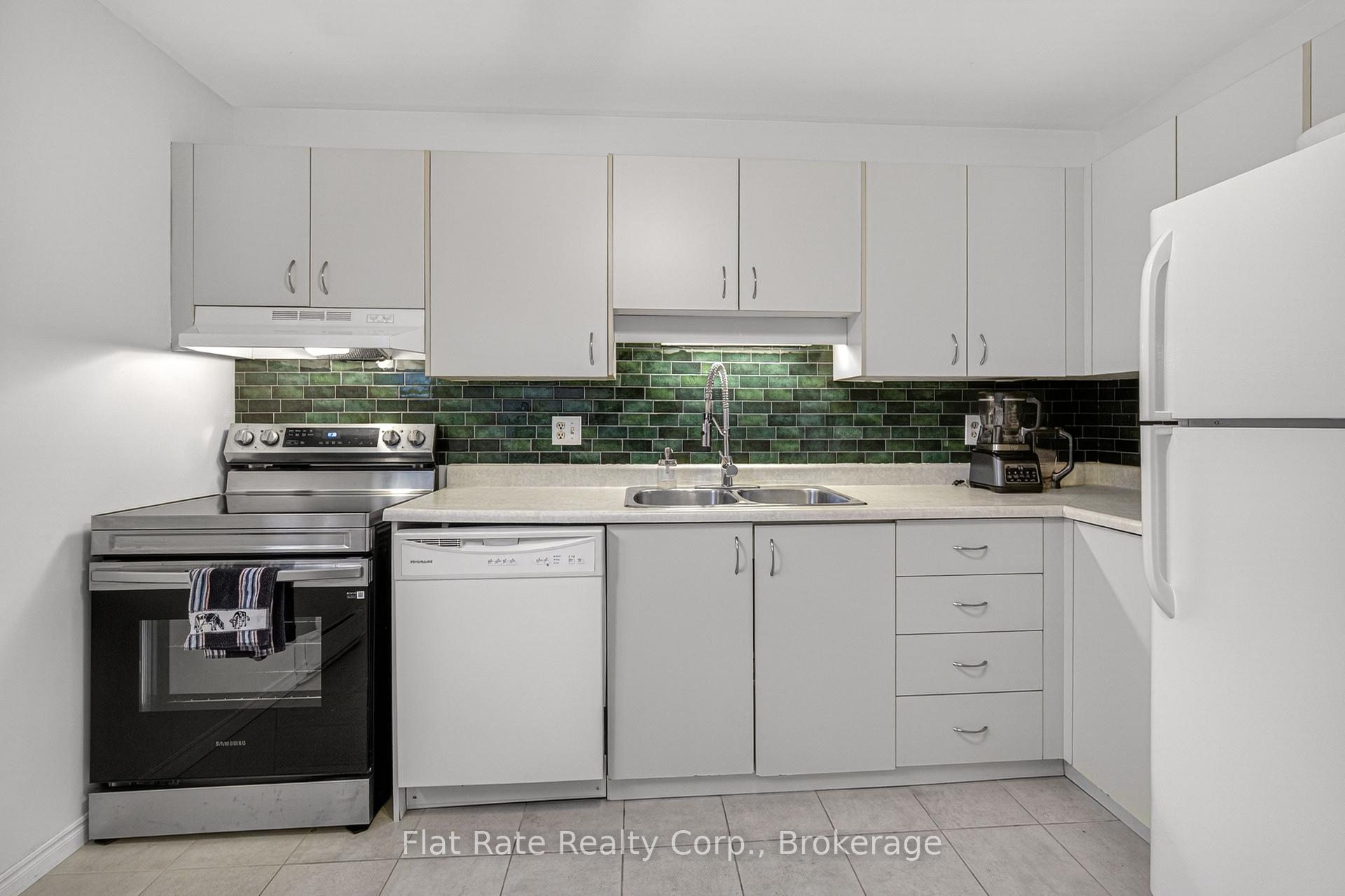 Photo 10 of Unit 101, 1429 Clearview Drive, Peterborough, Monaghan Ward 2 — HOMEH