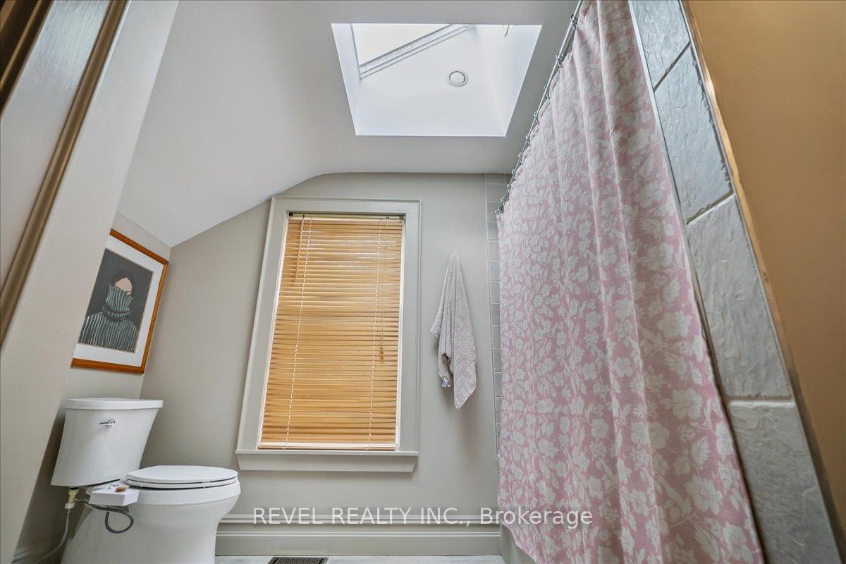 Photo 26 of 47 Mill Street N, Hamilton, Waterdown — HOMEH