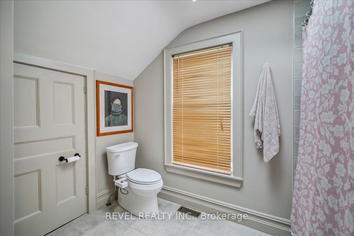 Photo 27 of 47 Mill Street N, Hamilton, Waterdown — HOMEH