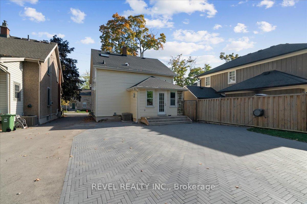 Photo 39 of 47 Mill Street N, Hamilton, Waterdown — HOMEH