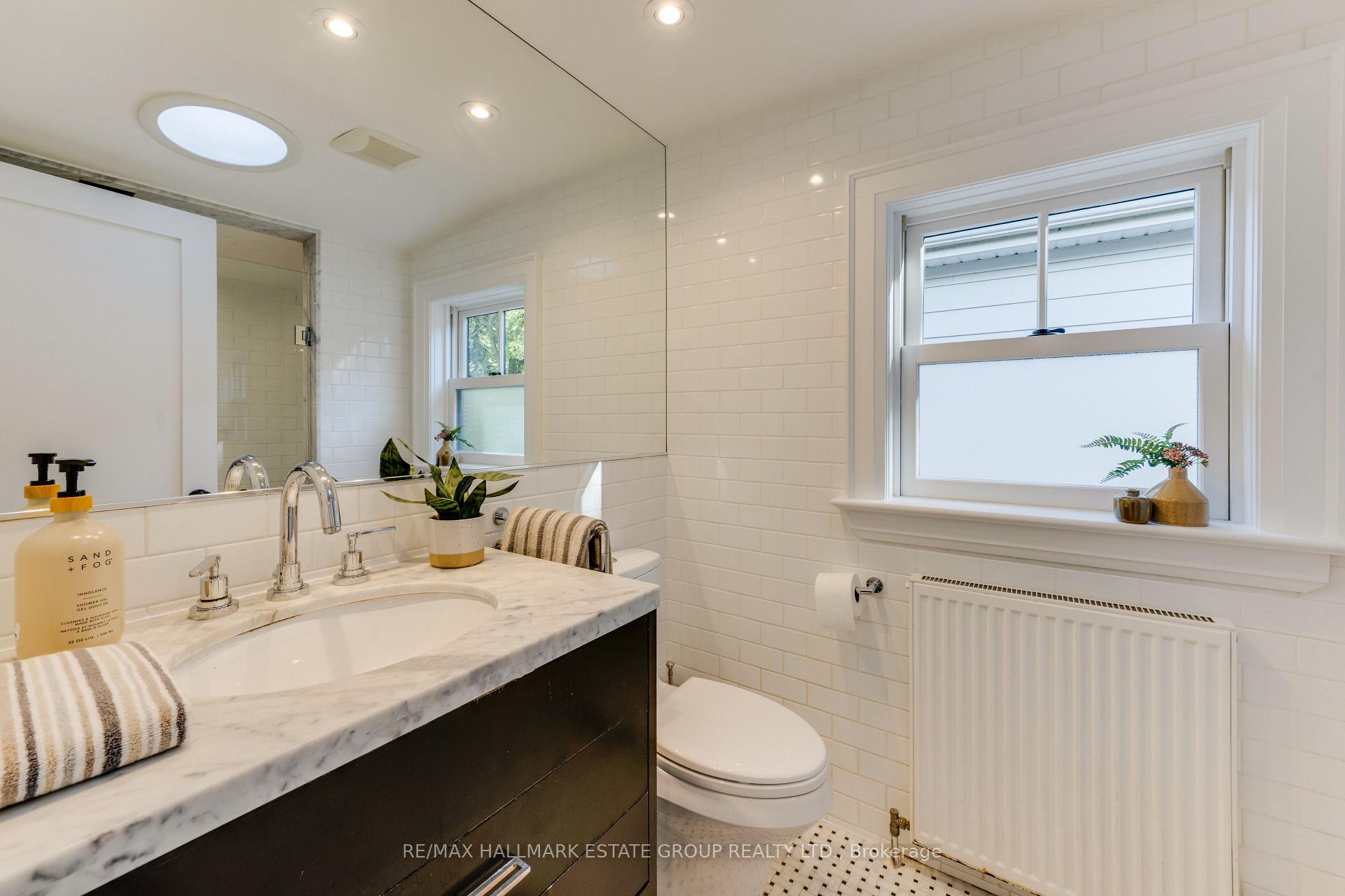 Photo 22 of 36 Courcelette Road, Scarborough, Birchcliffe-Cliffside — HOMEH