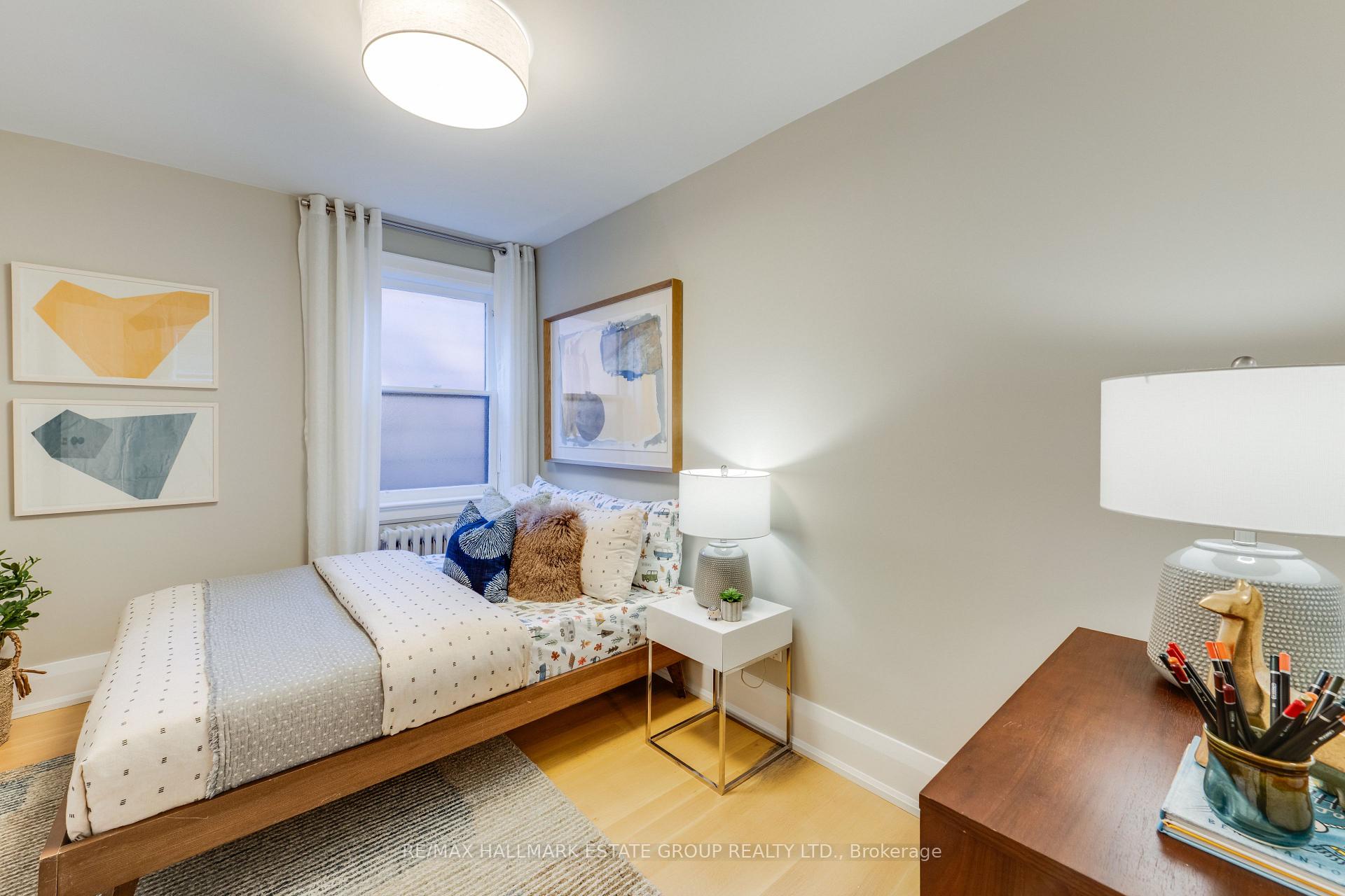 Photo 28 of 36 Courcelette Road, Scarborough, Birchcliffe-Cliffside — HOMEH