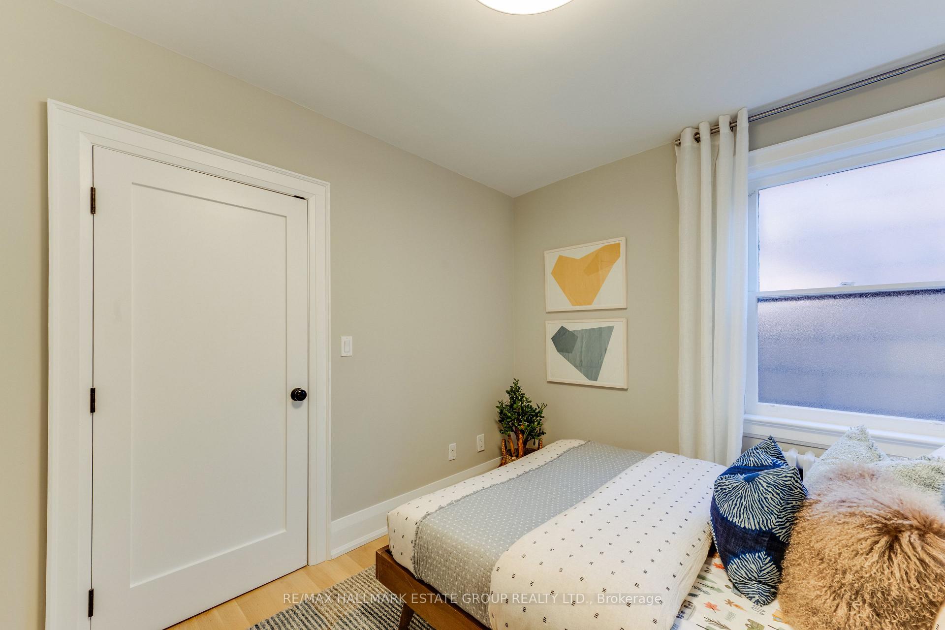 Photo 29 of 36 Courcelette Road, Scarborough, Birchcliffe-Cliffside — HOMEH