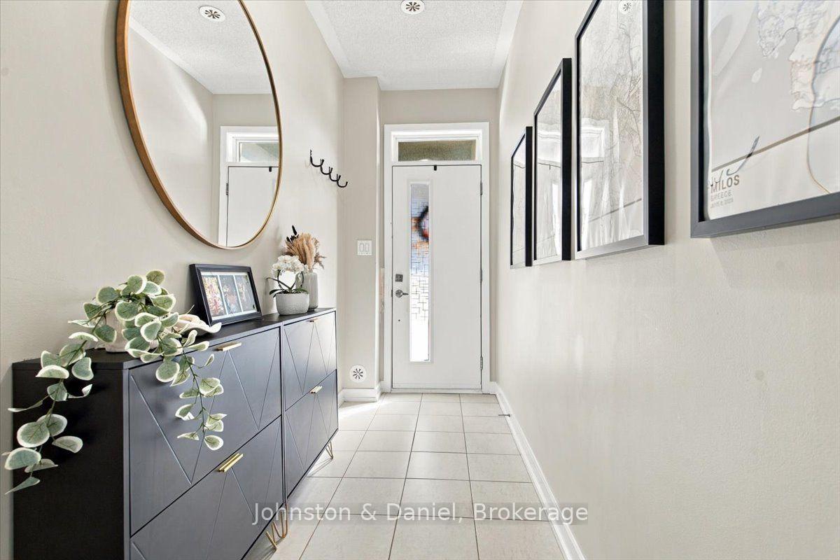 Photo 4 of 106 Dalhousie Street, Vaughan, Vaughan Grove — HOMEH