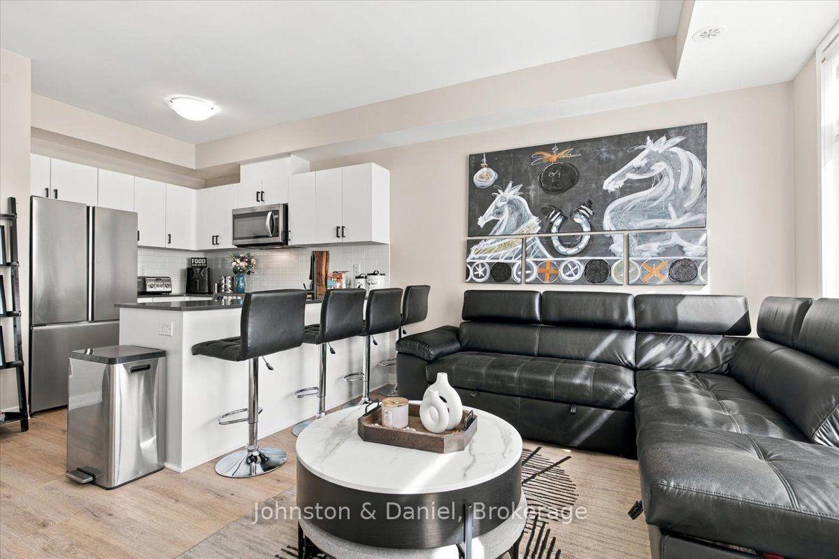 Photo 6 of 106 Dalhousie Street, Vaughan, Vaughan Grove — HOMEH