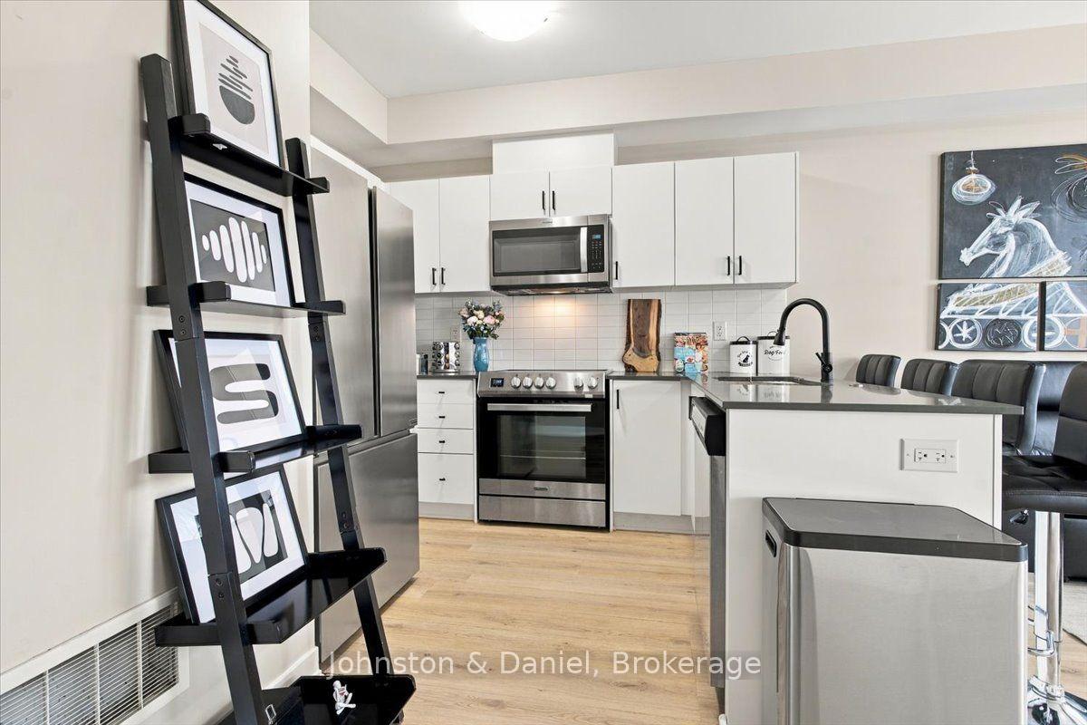 Photo 8 of 106 Dalhousie Street, Vaughan, Vaughan Grove — HOMEH