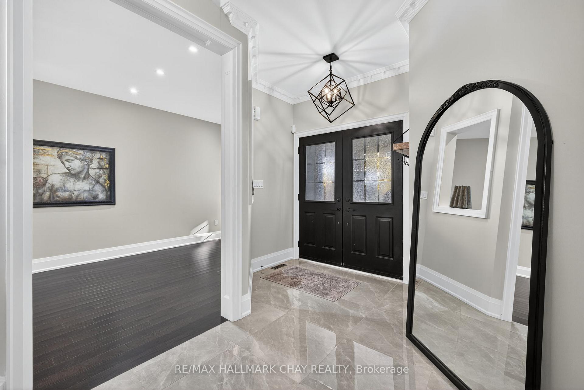 Photo 5 of 160 Golden Gate Circle, Vaughan, Sonoma Heights — HOMEH