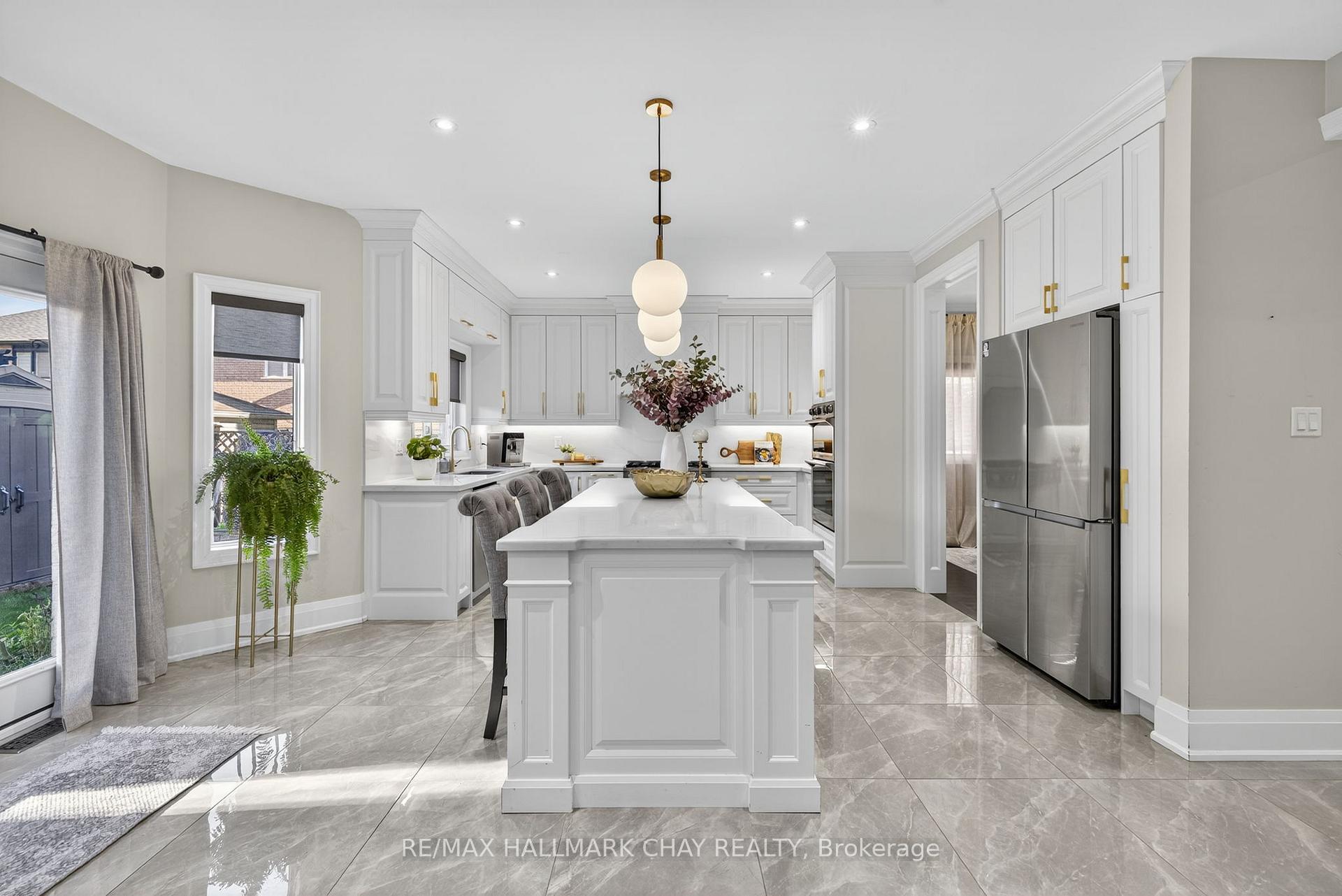 Photo 7 of 160 Golden Gate Circle, Vaughan, Sonoma Heights — HOMEH