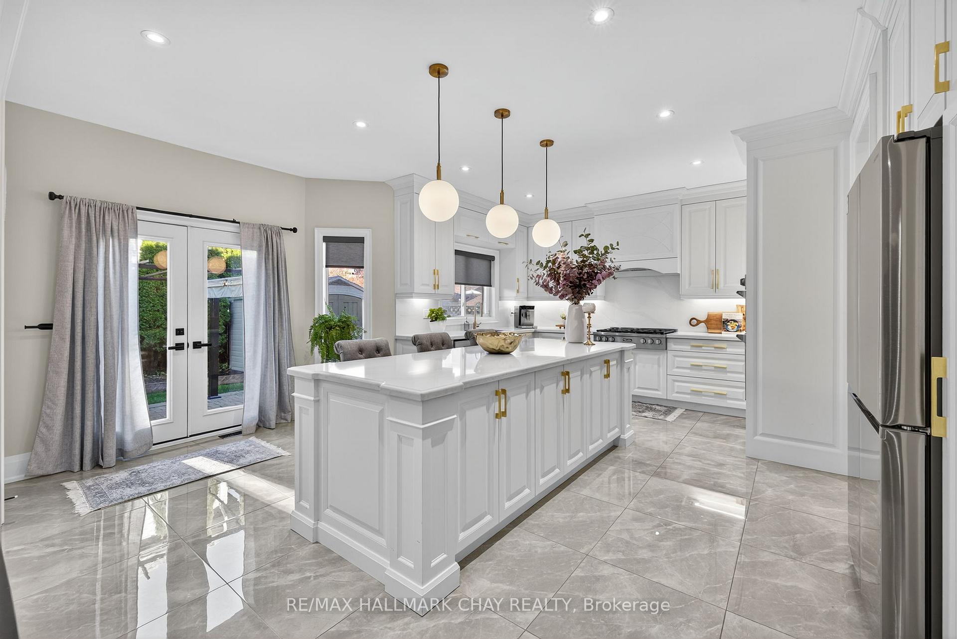 Photo 8 of 160 Golden Gate Circle, Vaughan, Sonoma Heights — HOMEH