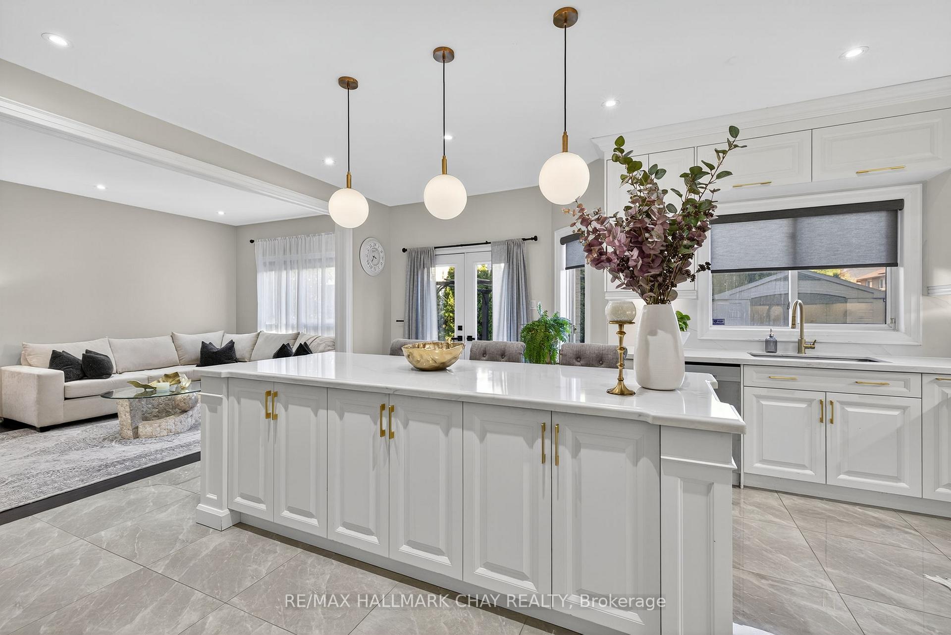Photo 9 of 160 Golden Gate Circle, Vaughan, Sonoma Heights — HOMEH