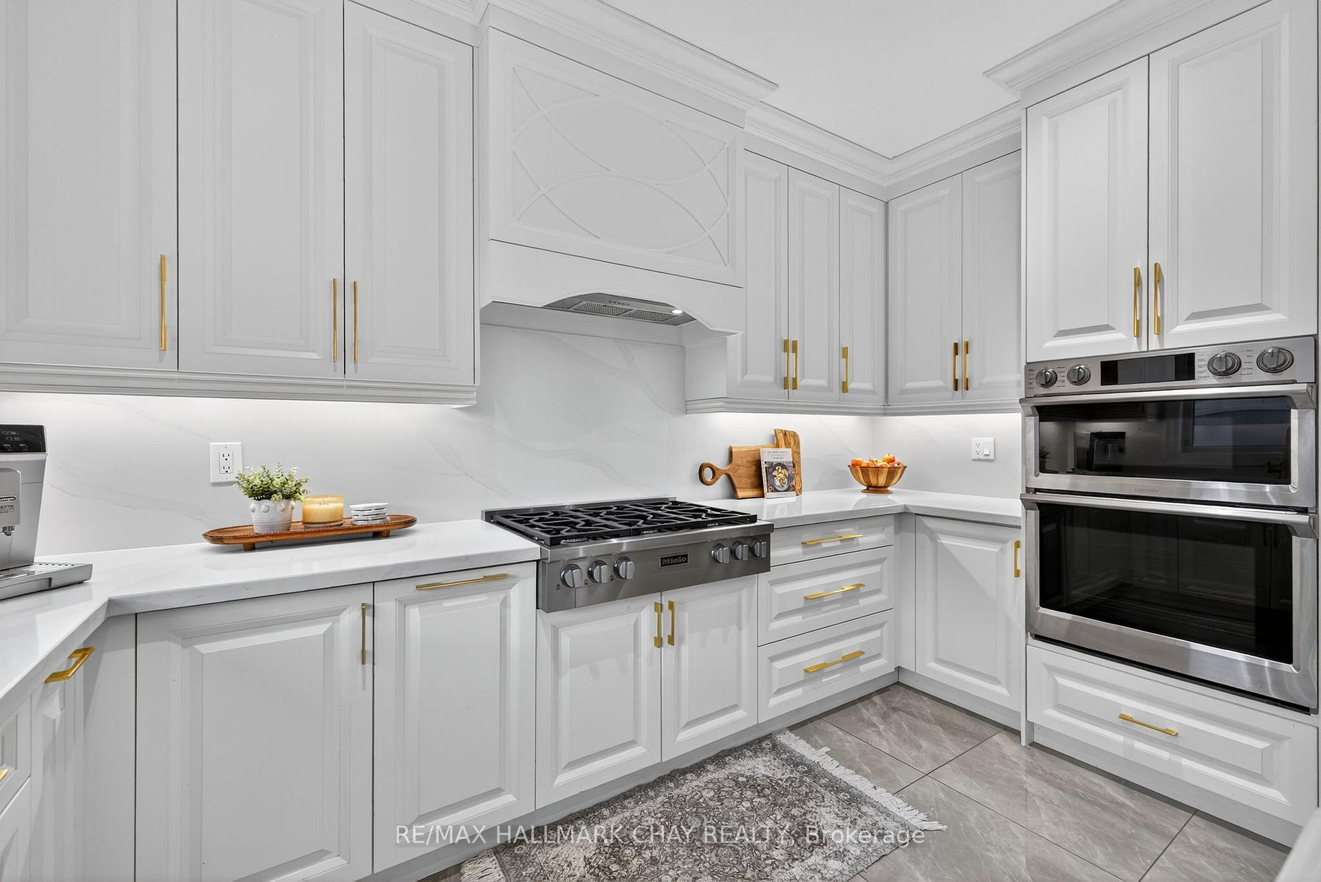 Photo 10 of 160 Golden Gate Circle, Vaughan, Sonoma Heights — HOMEH
