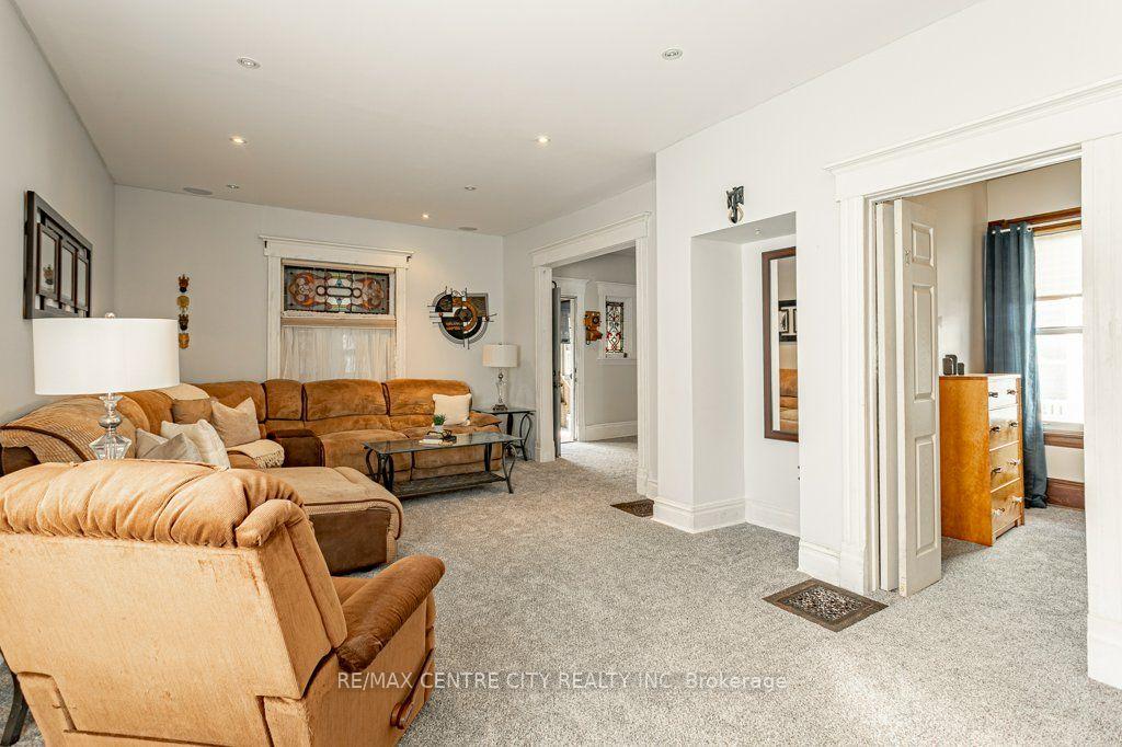 Photo 9 of 61 Alma Street, St. Thomas — HOMEH