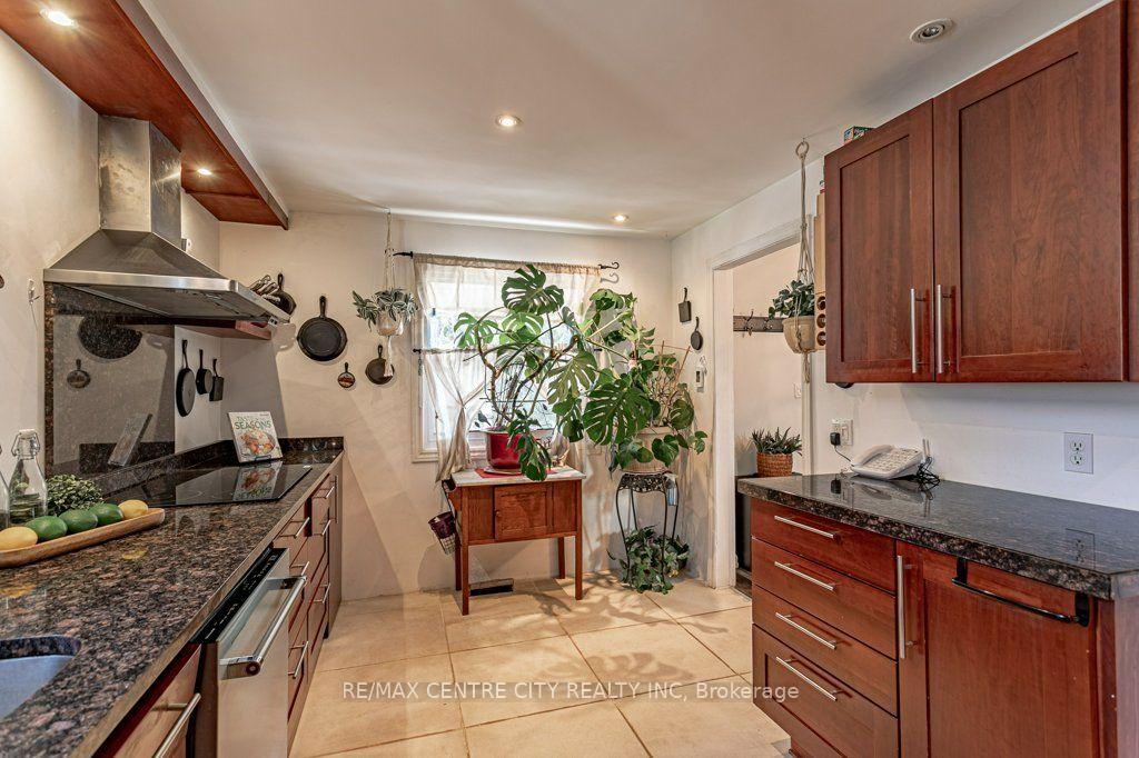 Photo 15 of 61 Alma Street, St. Thomas — HOMEH