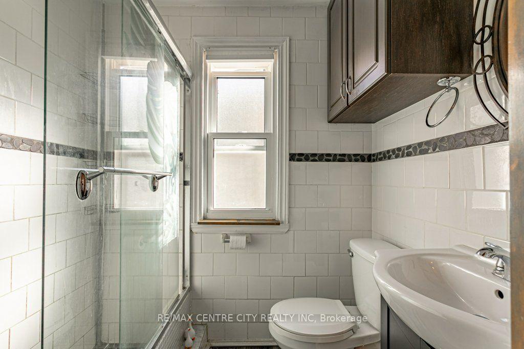 Photo 17 of 61 Alma Street, St. Thomas — HOMEH