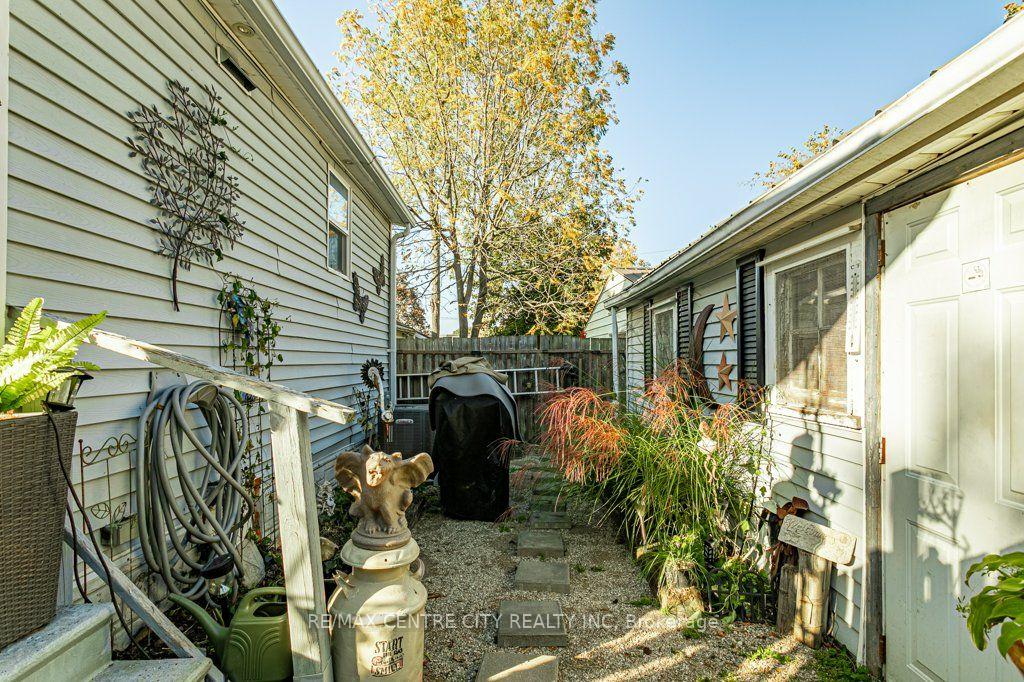 Photo 28 of 61 Alma Street, St. Thomas — HOMEH