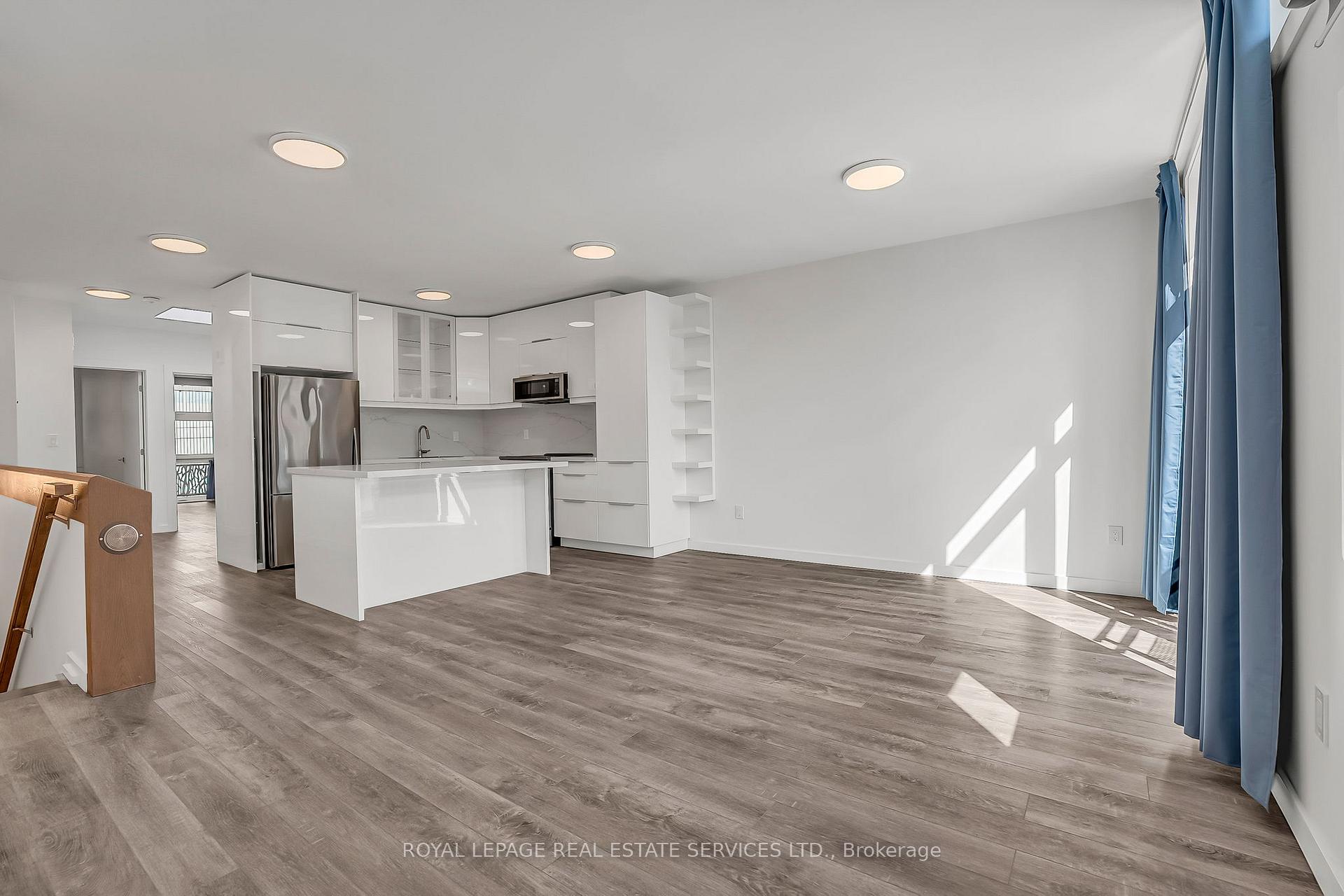 Photo 11 of Unit C, 439 Winona Drive, Toronto, Oakwood Village — HOMEH