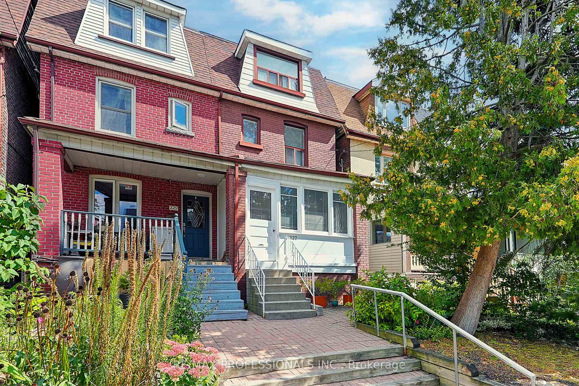 Photo of 227 Montrose Avenue