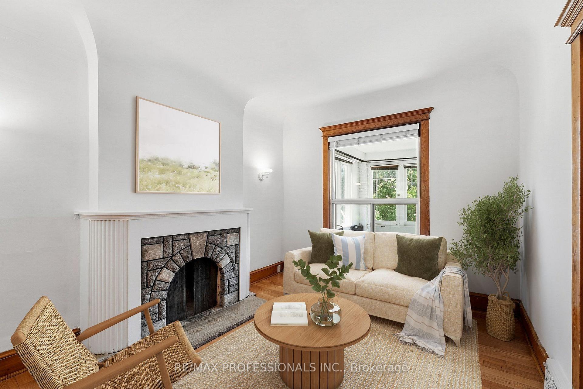 Photo 7 of 227 Montrose Avenue, Toronto, Palmerston-Little Italy — HOMEH