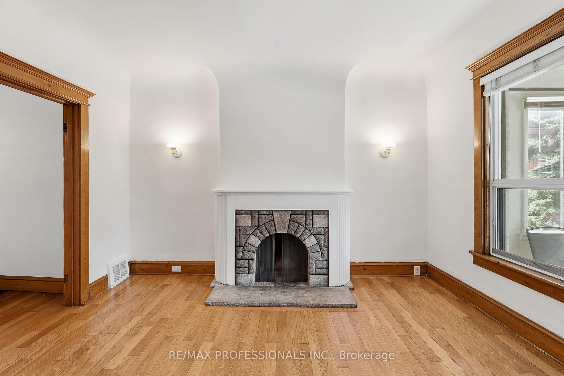 Photo 10 of 227 Montrose Avenue, Toronto, Palmerston-Little Italy — HOMEH