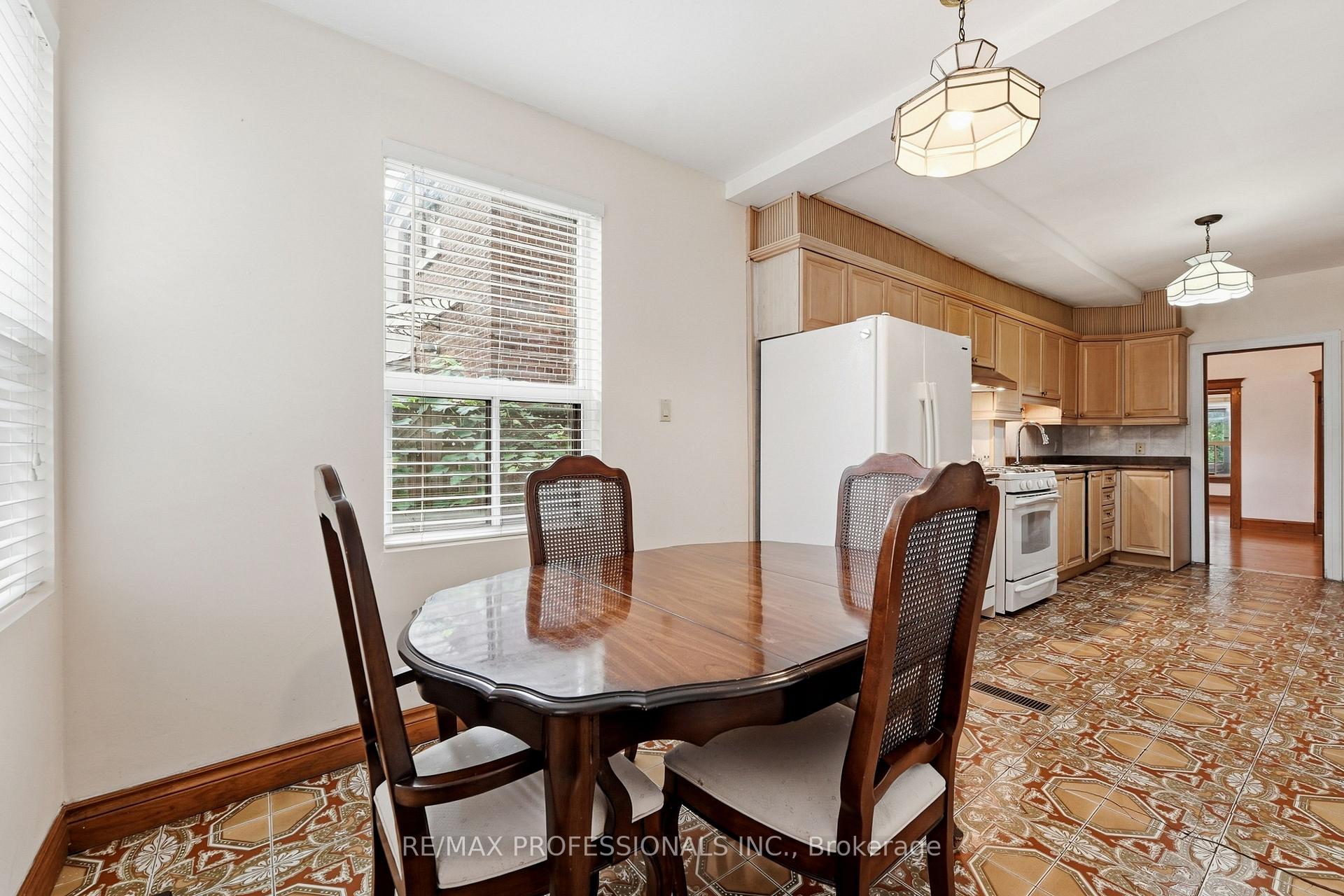 Photo 20 of 227 Montrose Avenue, Toronto, Palmerston-Little Italy — HOMEH