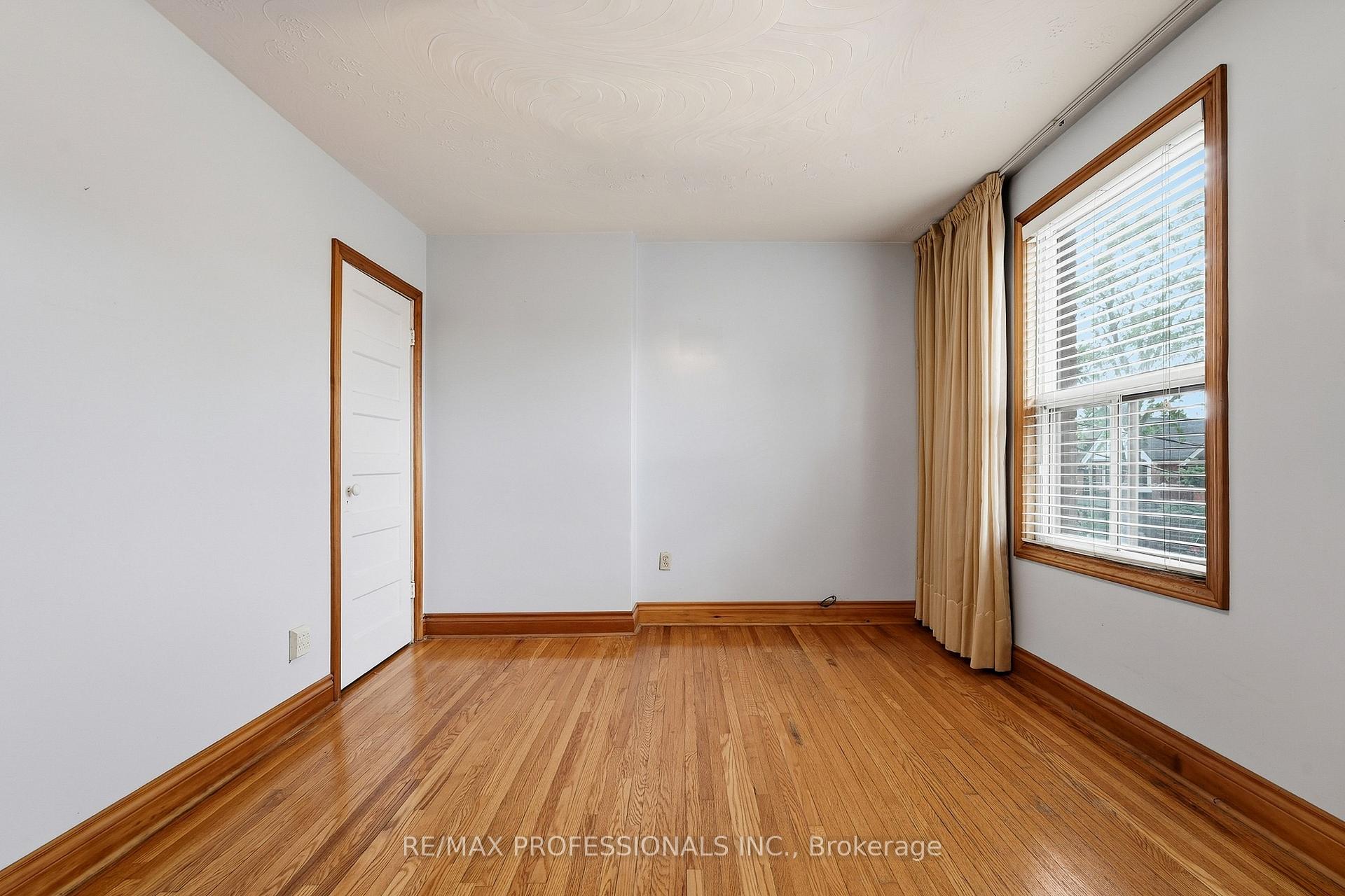 Photo 24 of 227 Montrose Avenue, Toronto, Palmerston-Little Italy — HOMEH