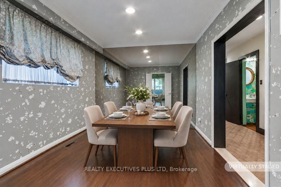 Photo 10 of 12 Mandel Crescent, North York, Bayview Woods-Steeles — HOMEH