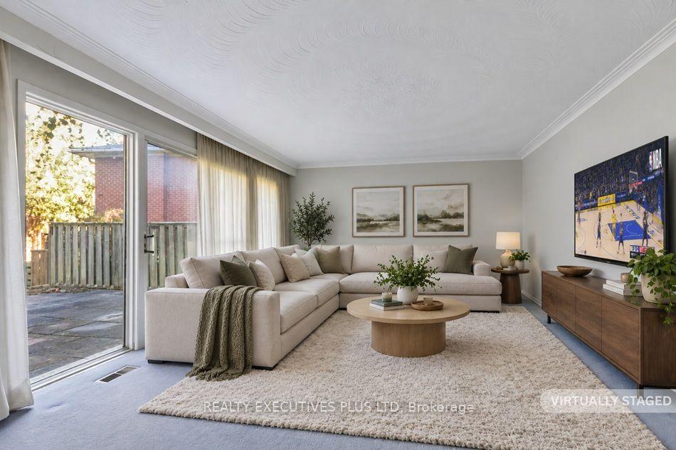 Photo 12 of 12 Mandel Crescent, North York, Bayview Woods-Steeles — HOMEH