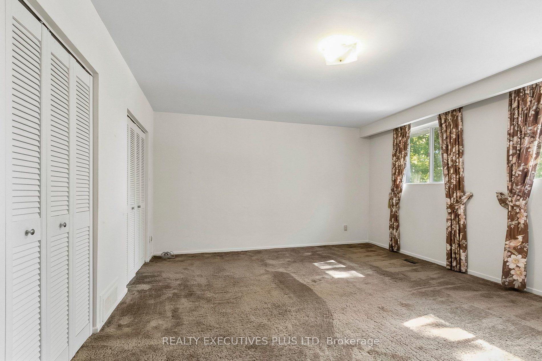 Photo 18 of 12 Mandel Crescent, North York, Bayview Woods-Steeles — HOMEH