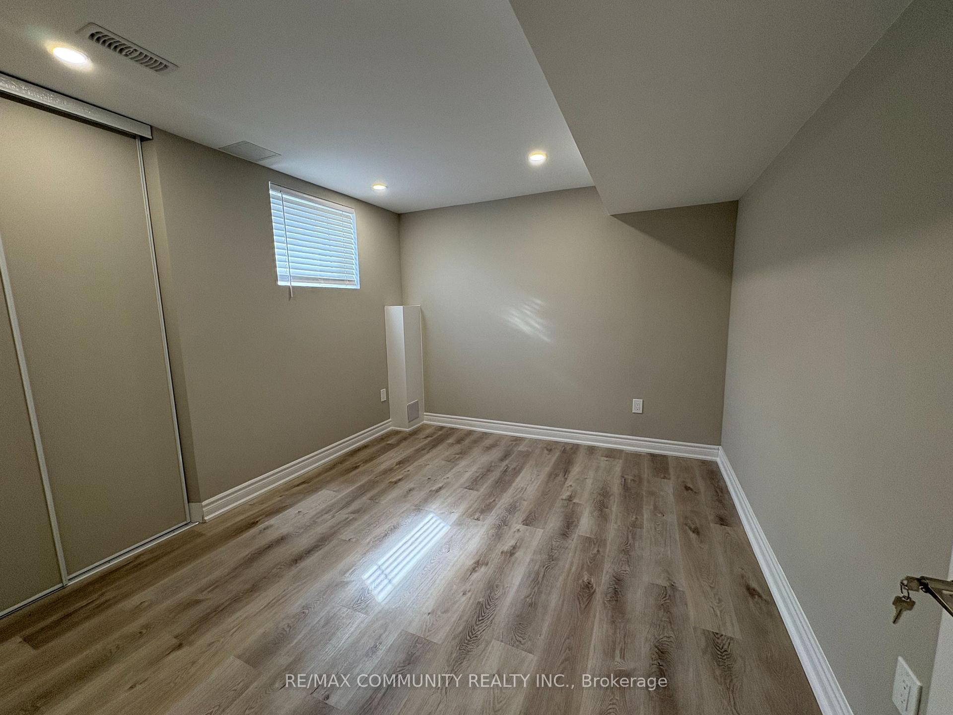 Photo 5 of Unit LOWER, 60 Saint Hubert Drive, Brampton, Vales of Castlemore North — HOMEH