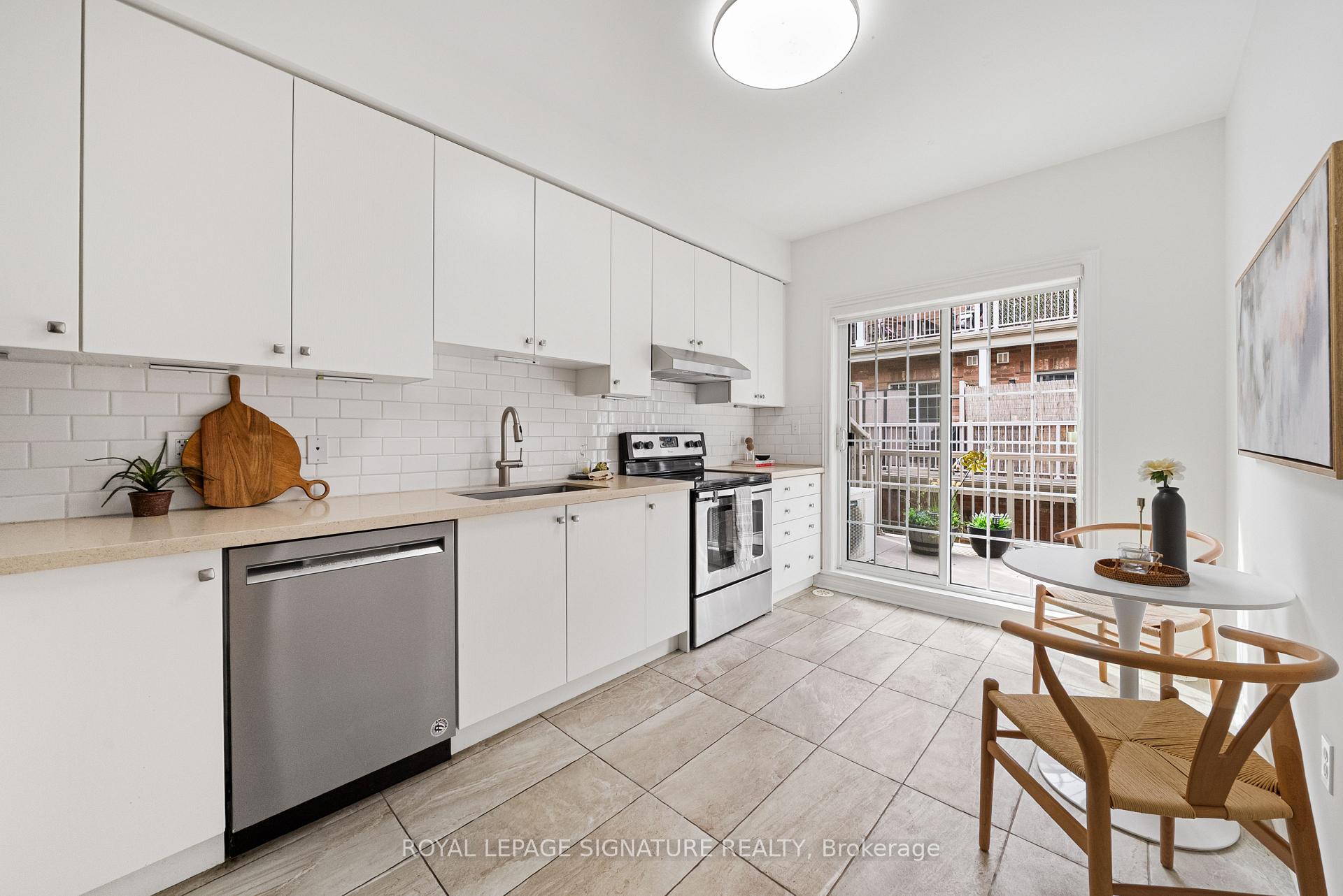 Photo 12 of 34 Carnahan Terrace, Toronto, East End-Danforth — HOMEH
