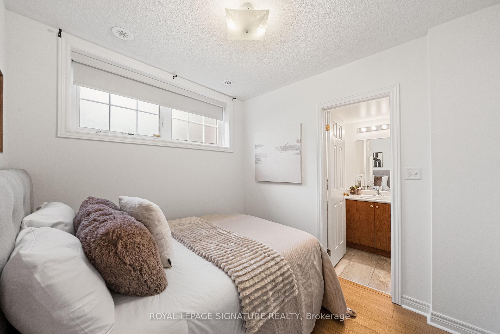 Photo 16 of 34 Carnahan Terrace, Toronto, East End-Danforth — HOMEH