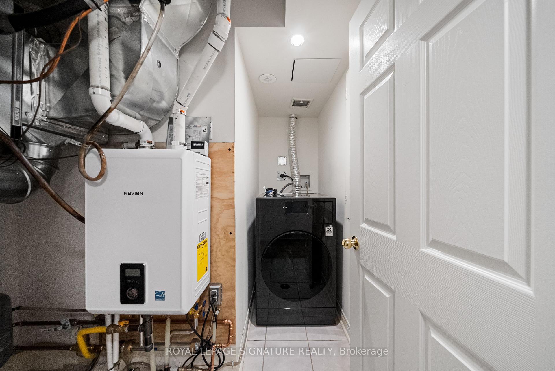Photo 20 of 34 Carnahan Terrace, Toronto, East End-Danforth — HOMEH