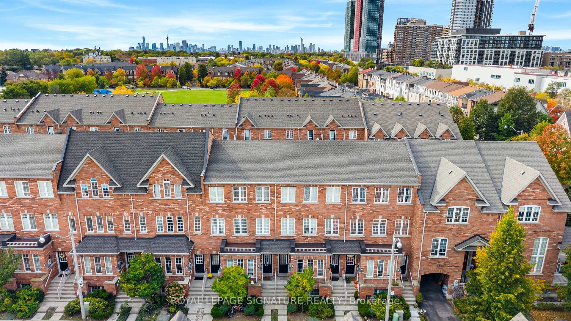 Photo 25 of 34 Carnahan Terrace, Toronto, East End-Danforth — HOMEH