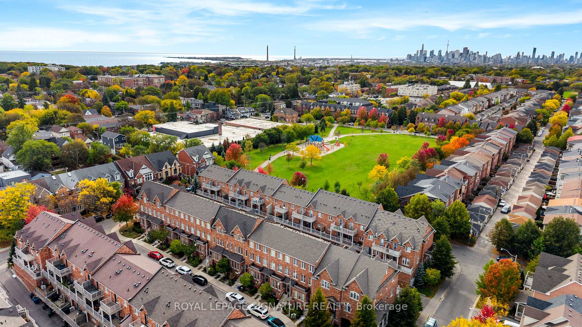 Photo 26 of 34 Carnahan Terrace, Toronto, East End-Danforth — HOMEH
