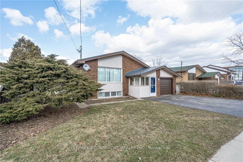 Photo 2 of 116 Mohawk Road W, Hamilton, Buchanan — HOMEH
