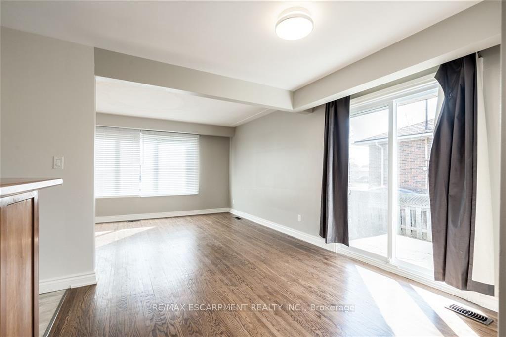 Photo 7 of 116 Mohawk Road W, Hamilton, Buchanan — HOMEH