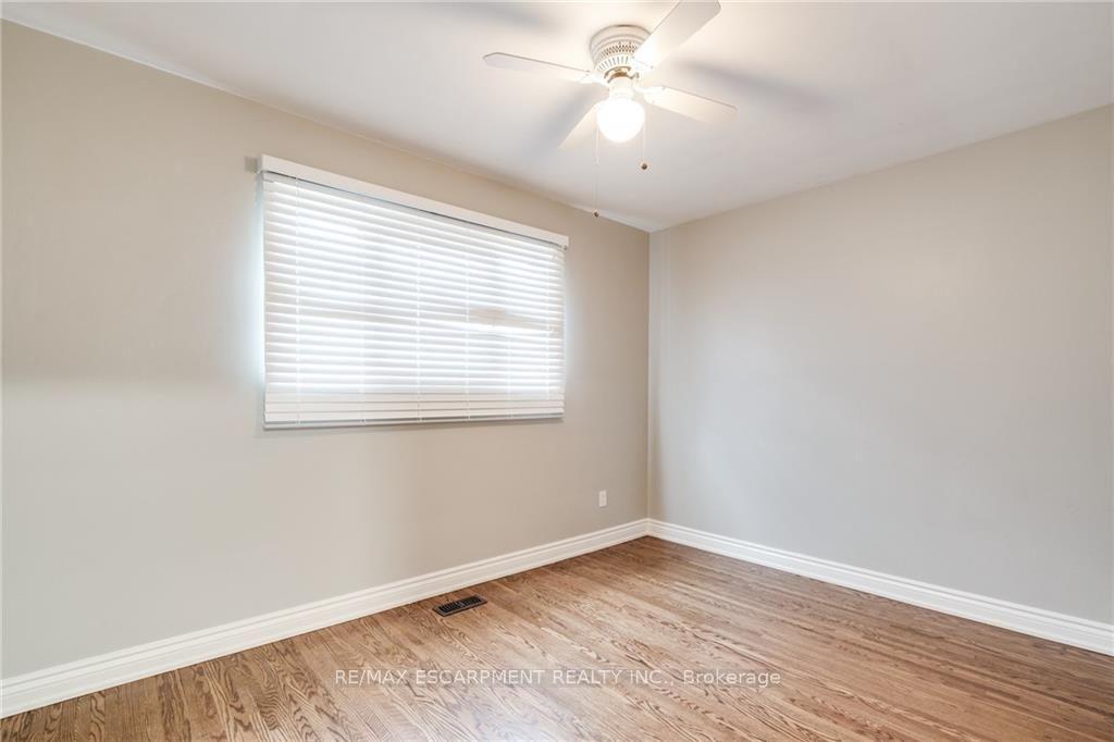 Photo 13 of 116 Mohawk Road W, Hamilton, Buchanan — HOMEH