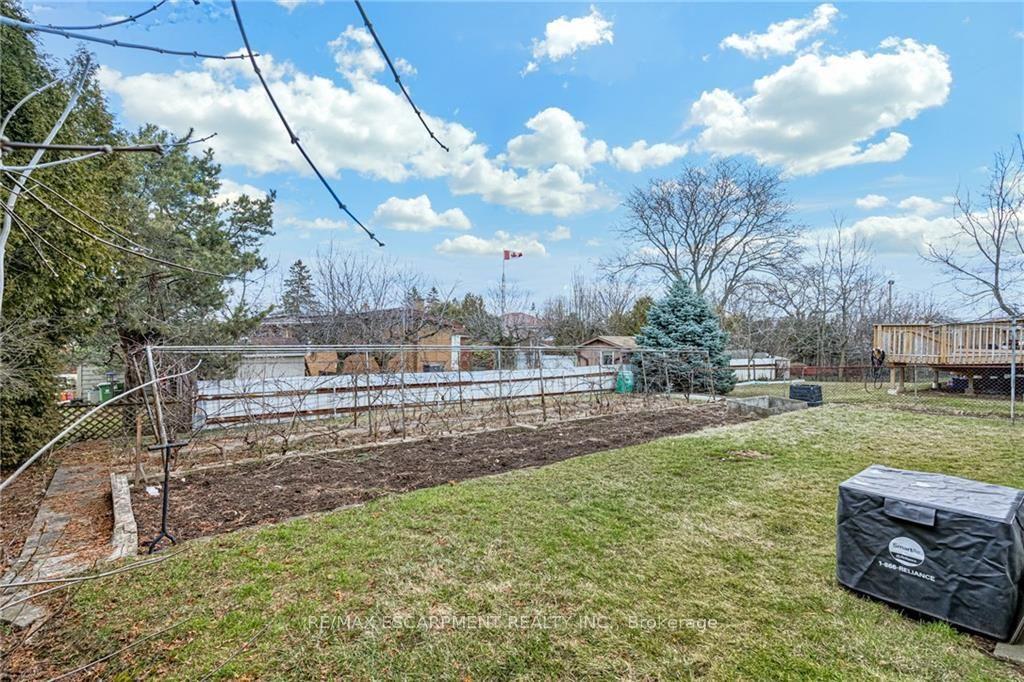 Photo 18 of 116 Mohawk Road W, Hamilton, Buchanan — HOMEH