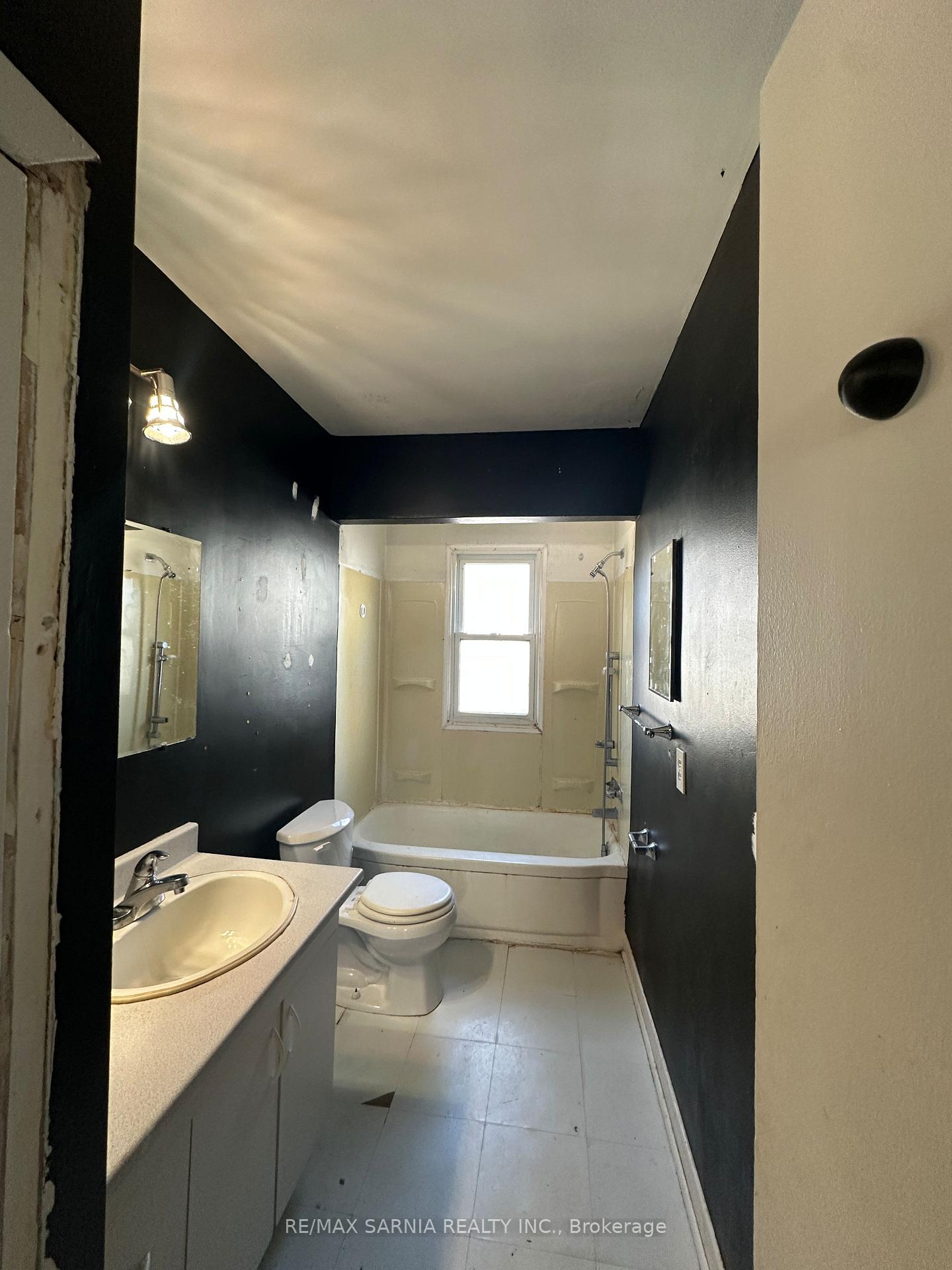 Photo 10 of 2519 Tourangeau Road, Windsor — HOMEH