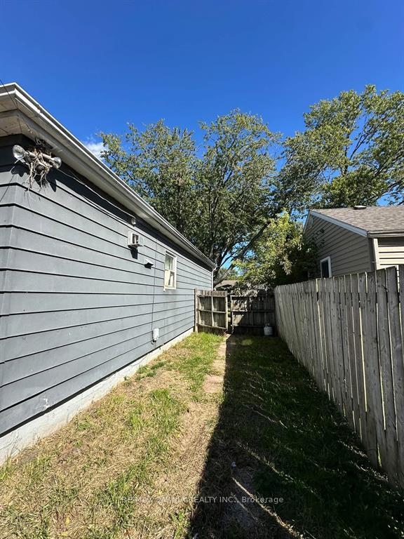Photo 15 of 2519 Tourangeau Road, Windsor — HOMEH