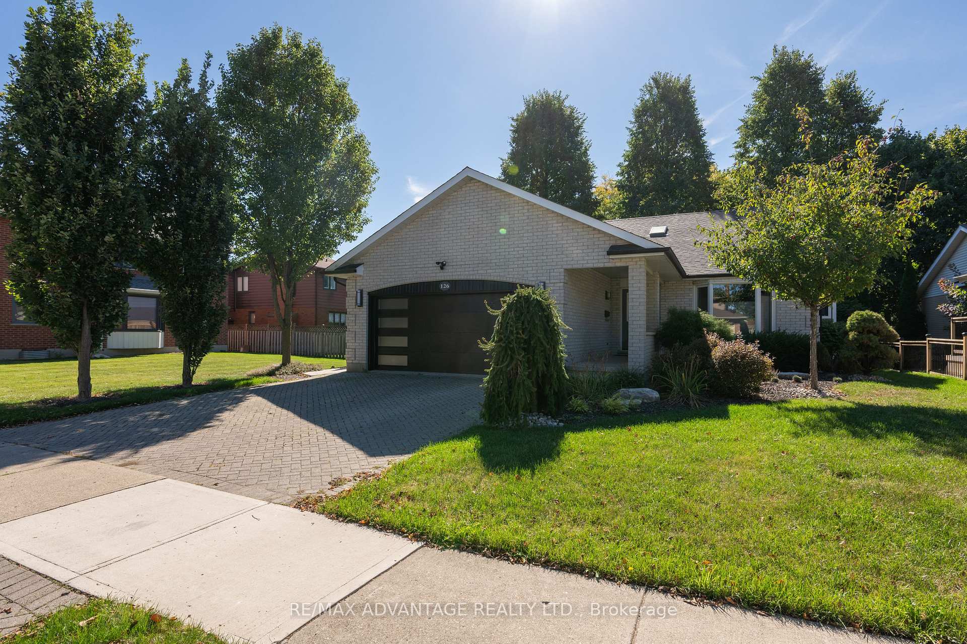 Photo 2 of 126 Mountainview Crescent, London, South N — HOMEH