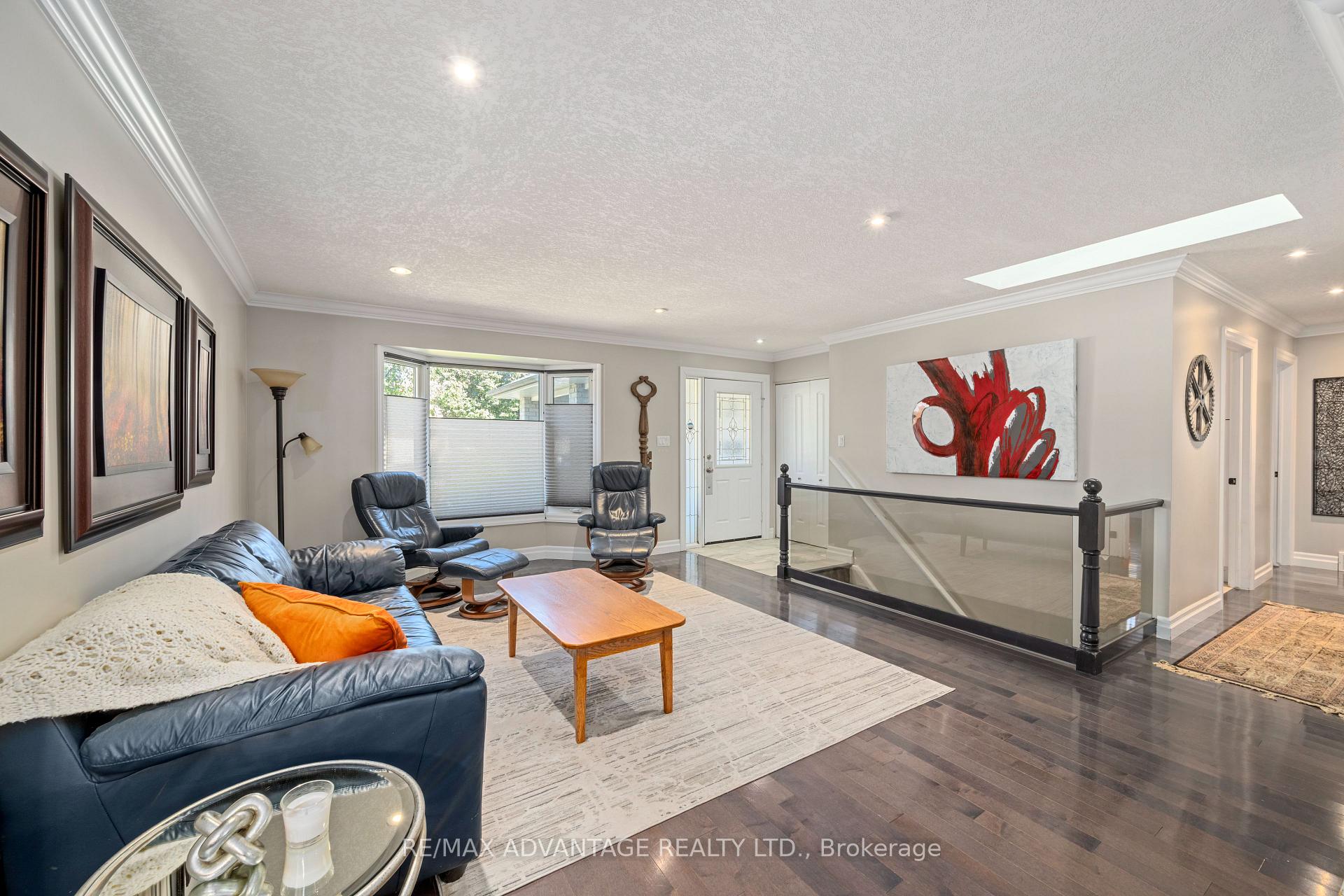 Photo 5 of 126 Mountainview Crescent, London, South N — HOMEH